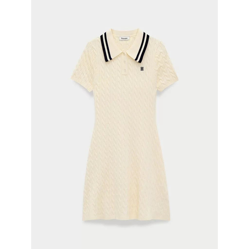 [Pomelo] เดรสโปโลแขนสั้นผ้าถักลายนูนแต่งขอบคอปกสีตัดกัน / Contrast Trim Collar Cable Knit Short Sleeve Polo Dress