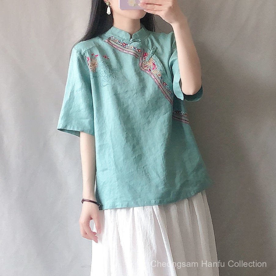 Hanfu Top Qipao Top เสื้อ CNY ผู้หญิงสไตล์ชาติพันธุ์ Retro ฤดูร้อนหลวมปักแขนสั้นผู้หญิงสีทึบขาตั้งคอหัวเข็มขัดจีนผ้าฝ้ายและผ้าลินินเสื้อ