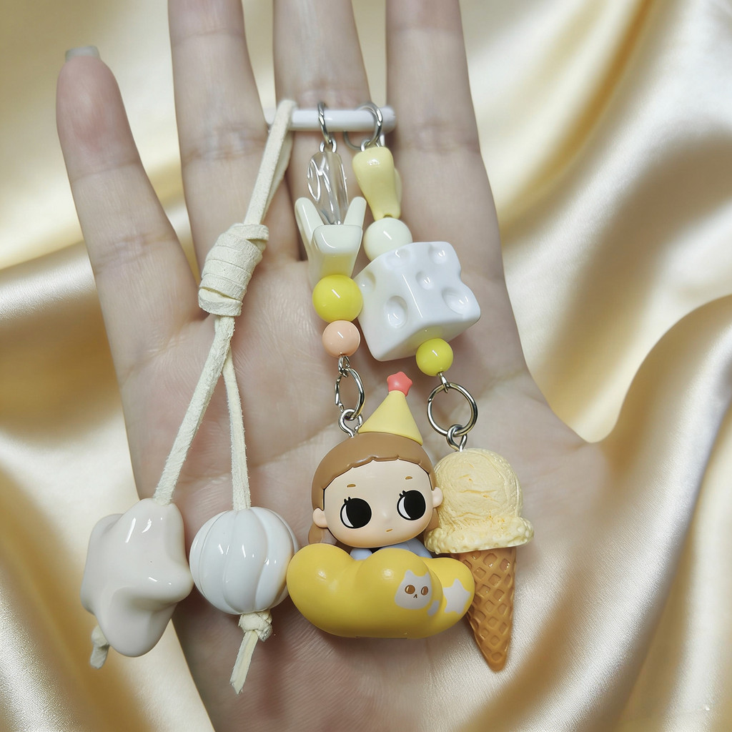 POPBEAN MOLLY Nyota CRYBABY kubo pop bean พวงกุญแจ จี้น่ารักและน่ารักเป็นของขวัญสําหรับเด็กผู้หญิง