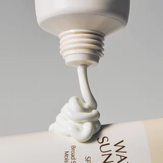 SUPERMOM L Waterfull Sun Essence SPF 50+PA++++ 50ml ครีมกันแดดแบบ Chemical ซุปเปอร์มัม เนื้อบางเบาสูตรชุ่มชื้นแต่สบา...