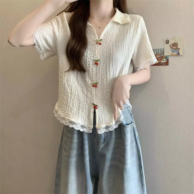 Red Berry เสื้อแขนสั้นคอวีเปิดไหล่ลายซากุระ ชายลูกไม้ W708 - รูปที่ 1