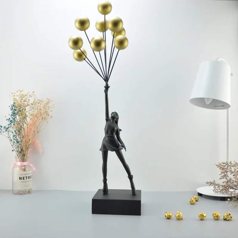 Banksy Art บอลลูนสาวประติมากรรม Banksy Healing Flying บอลลูนสาวรูปปั้นห้องนั่งเล่น Desktop Decor เรซ