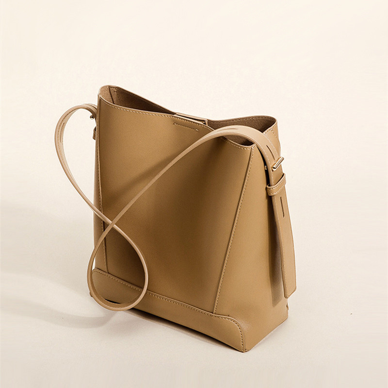 กระเป๋าสะพายข้าง ZARA ทรงถัง ความจุขนาดใหญ่สำหรับผู้หญิง