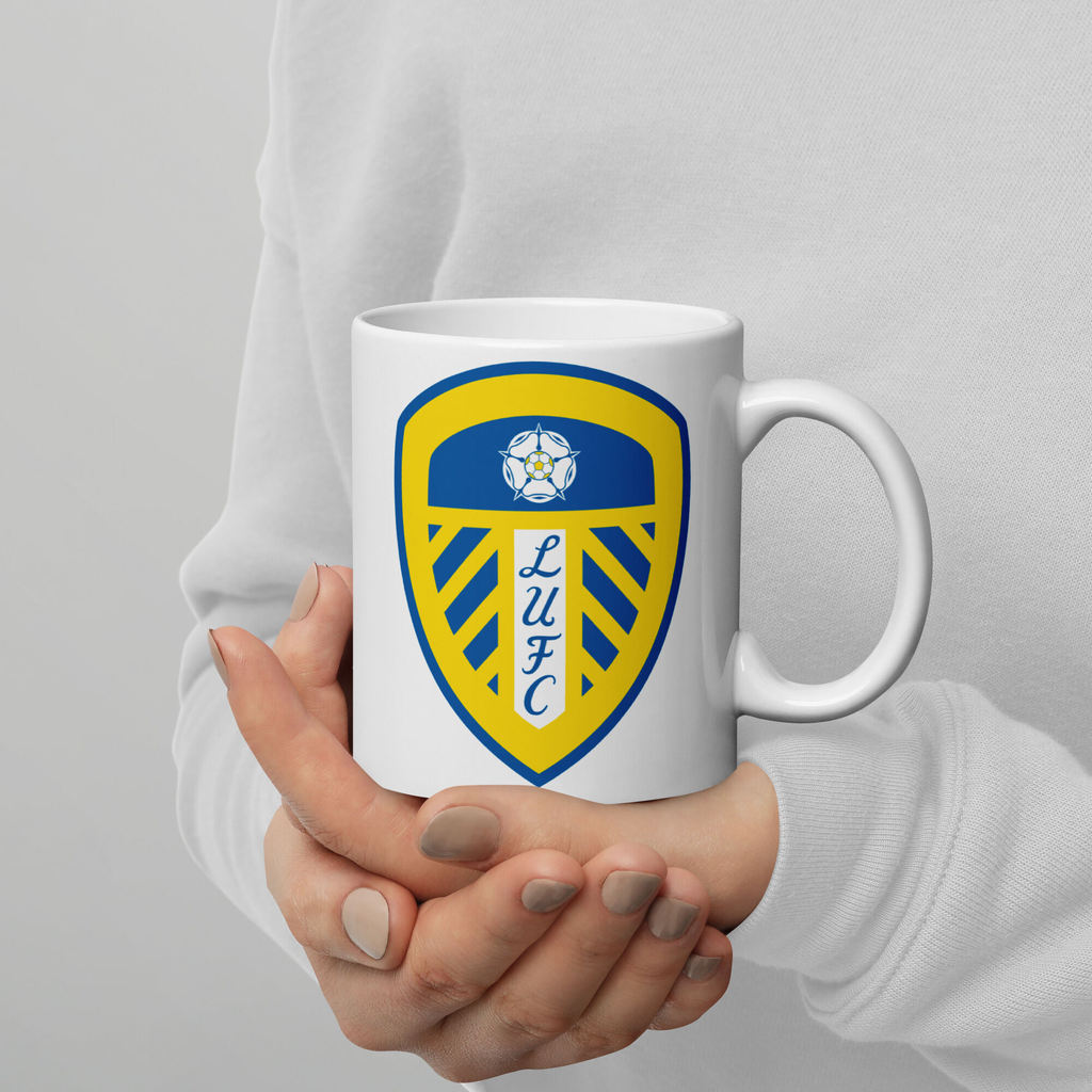 คูลเลอร์คิง Leeds United FC แก้วกาแฟ 11 ออนซ์ สีขาว – เหมาะสำหรับชา กาแฟ และของขวัญ ของที่ระลึก