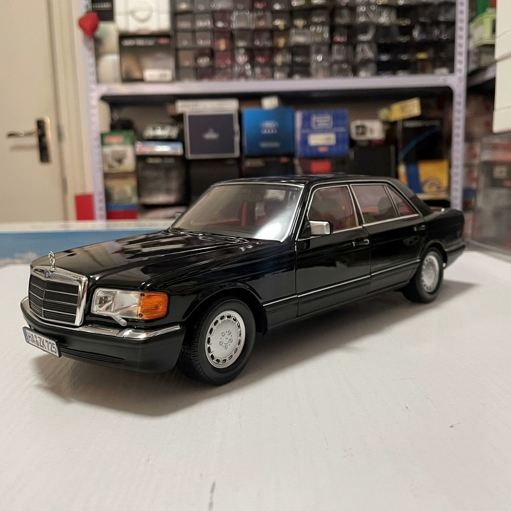Norev Norev Mercedes-Benz Mercedes-Benz Mercedes-Benz W126 560SEL 1989 1/18 Color As Pictured Origin