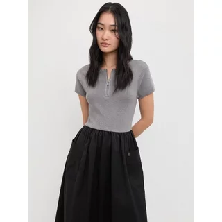 [Pomelo] เดรสยาวแขนสั้นดีไซน์ตัดต่อผ้าดีเทลซิปหน้าและกระเป๋าข้าง / Zipped Short Sleeve Maxi Dress with Pockets