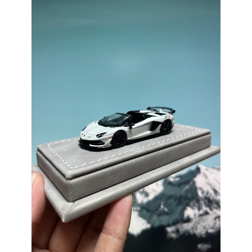 Mini minigt 224 Lamborghini Aventador Daniel svj Convertible สีขาว Lamborghini Aventador SVJ Roadste