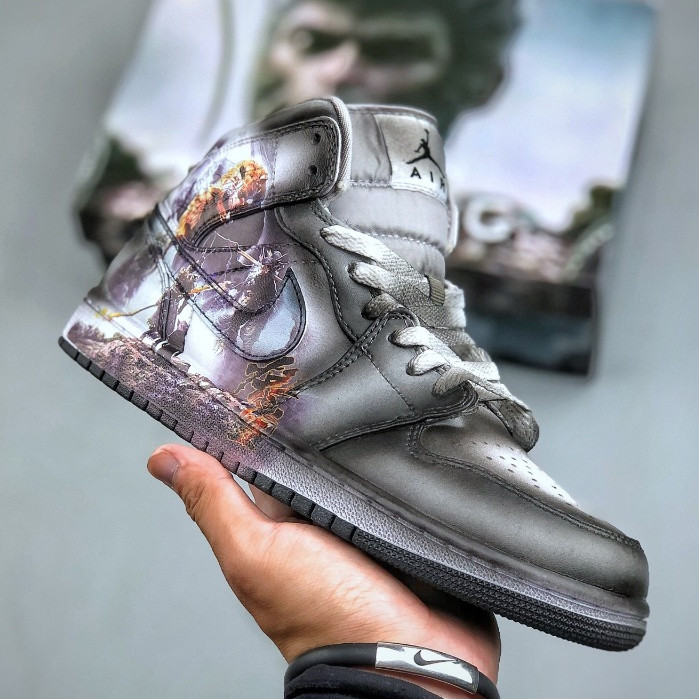 รองเท้าบอร์ดกีฬาสันทนาการ Air Jordan 1 Mid "Light Smoke Grey BQ6472-015 TOK1