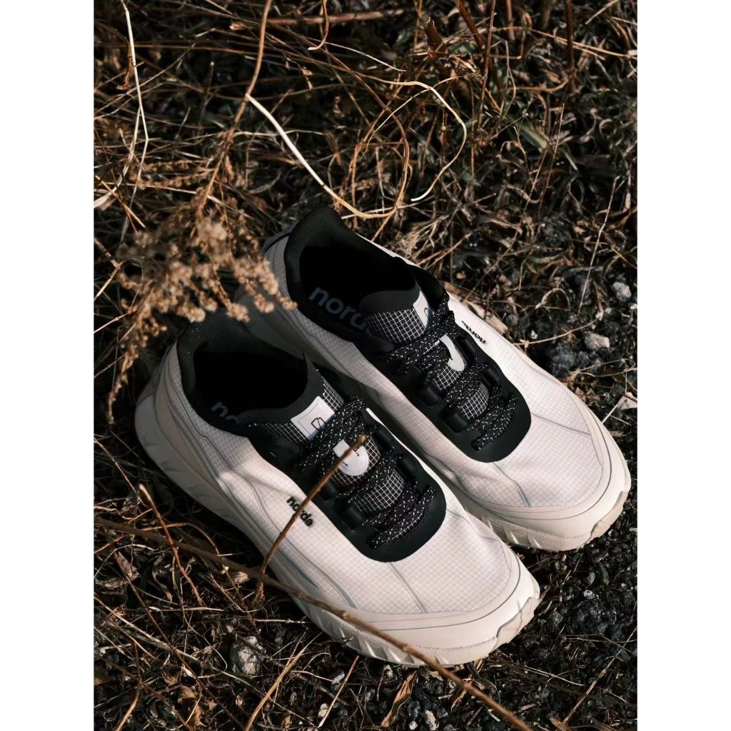 【 ของแท้】 NORDA 002 รองเท้า ดูดซับแรงกระแทก กันลื่น และทนต่อการสึกหรอ รองเท้าวิ่งลำลองUnisex