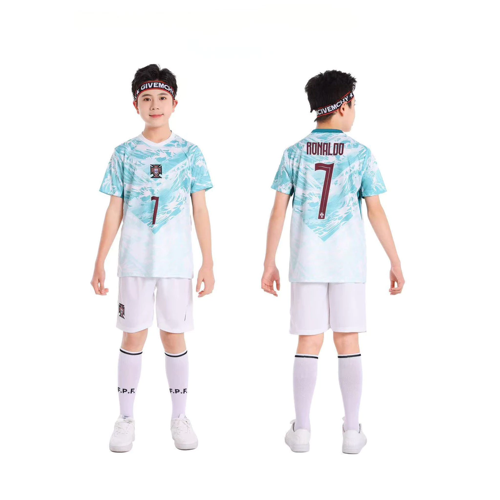 เสื้อฟุตบอลโลกสำหรับเด็กทั้งชายและหญิง เจอร์ซีย์แห้งไวสำหรับแข่งขัน สไตล์เหมือนกัน
