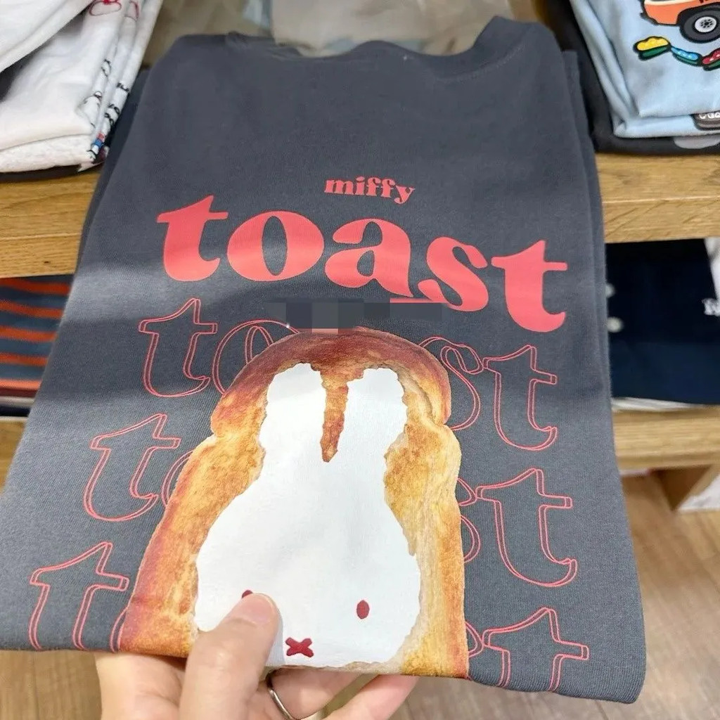 เสื้อครึ่งแขนผ้าฝ้ายแท้พิมพ์ลาย Niche Miffy สไตล์ญี่ปุ่นเกาหลี สำหรับทั้งผู้ชายและผู้หญิง