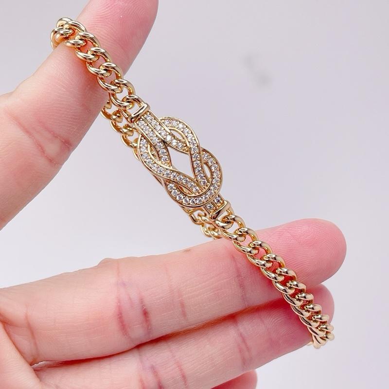 L42 - BEAUTIFUL, LUXURY, MODERN STONE BRACELET