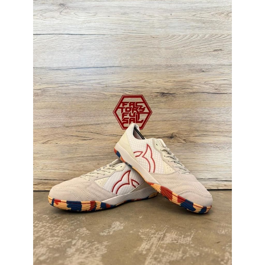ORTUSEIGHT JOGOSALA ASCEND (สีขาว) รองเท้า KASUT FUTSAL
