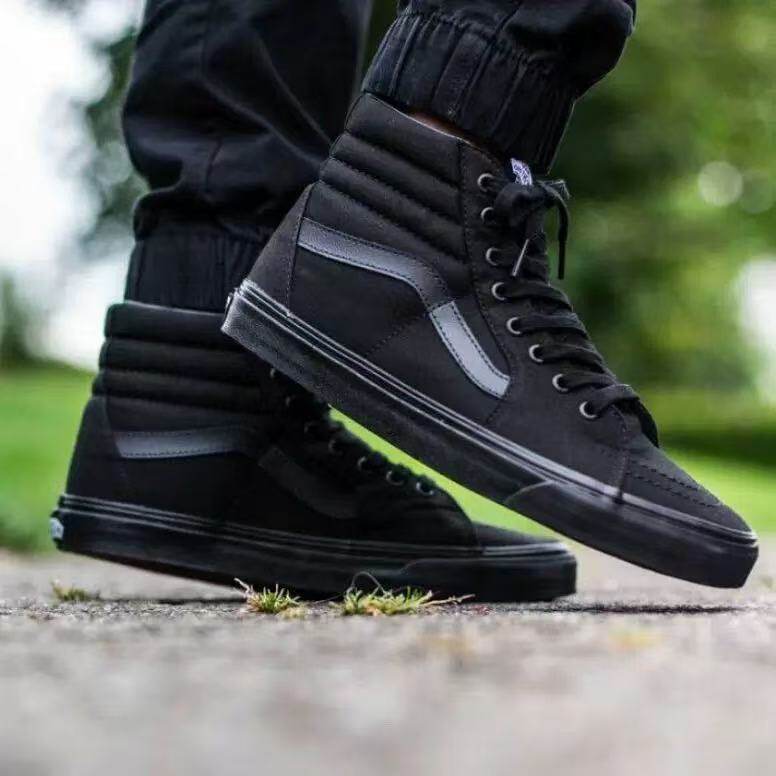 VANS SK8 UNISEX TRAINERS IN BLACK 复古 High ช่วยให้รองเท้า VN000TS9BJ4
