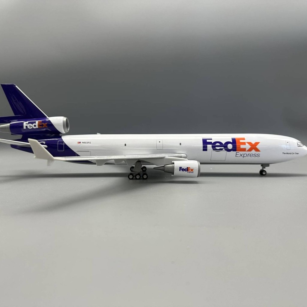 47 ซม. Maidao MD-11 Federal Cargo เครื่องบินจําลองล้อ Static เครื่องประดับ