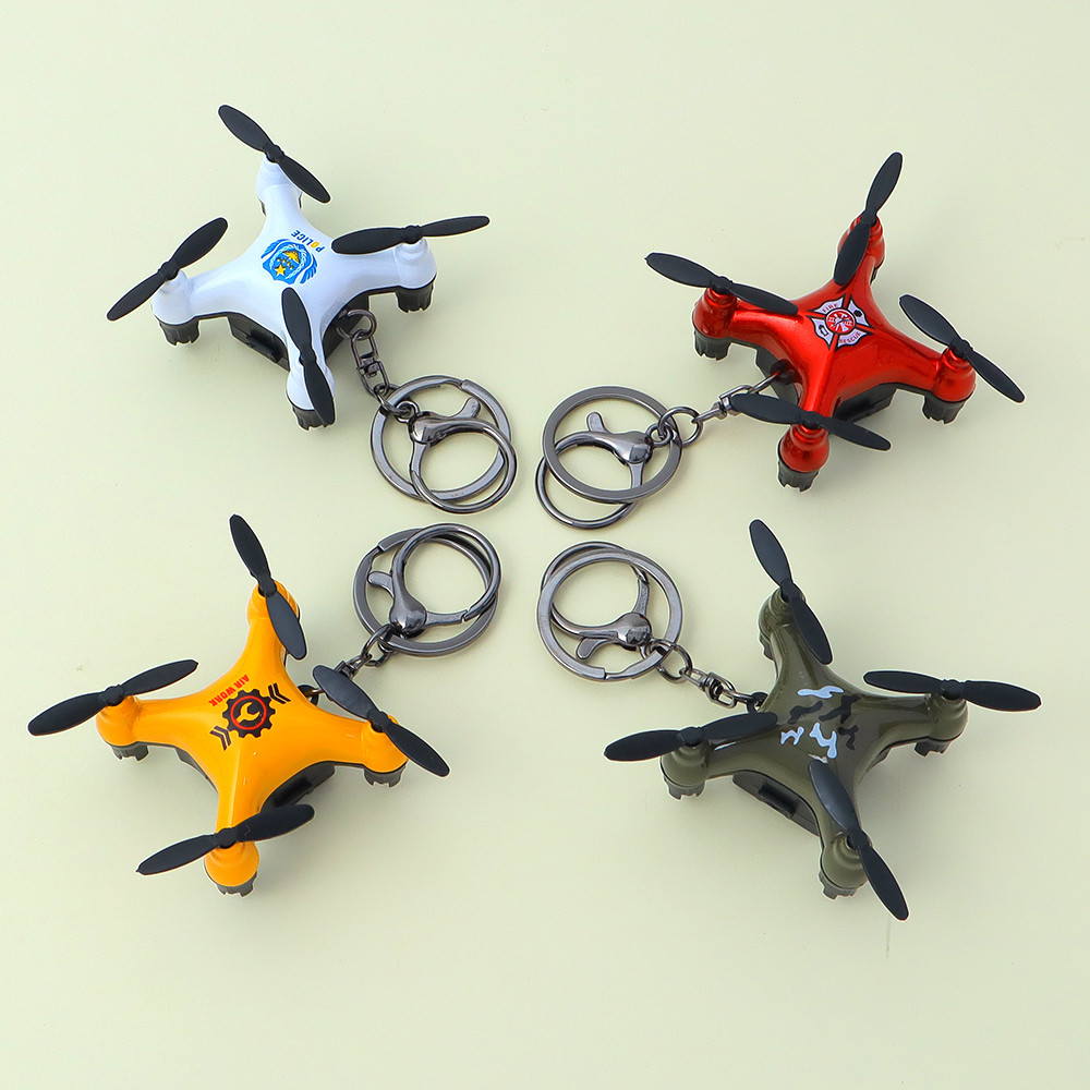 Creative Mini Drone พวงกุญแจจําลอง 4 แกน Quadcopter พวงกุญแจสําหรับ Unisex กระเป๋ากุญแจรถ Charm