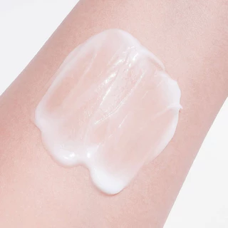 Clear Nose Clear Nos White Body Derma Essence 250ml • Skin Presents Bright Translucent อาหารเสริม Moisture to Healthy Skin • ลดเส้น ลดจุดเมลานิน • Make Skin Delicate Smooth อ่อนโยน เหมาะสําหรับทุกสภาพผิว