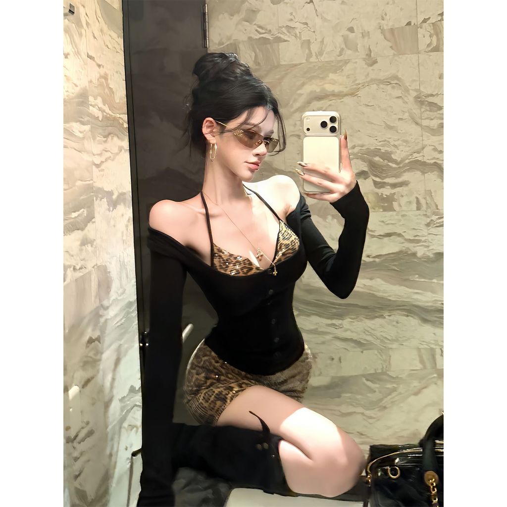 Sequined Top V คอสาวร้อนแขนยาว Slim-Fit ฝรั่งเศสชุดสะโพกกระโปรงหญิงเซ็กซี่ Halterneck Slimmer ดูเสือ