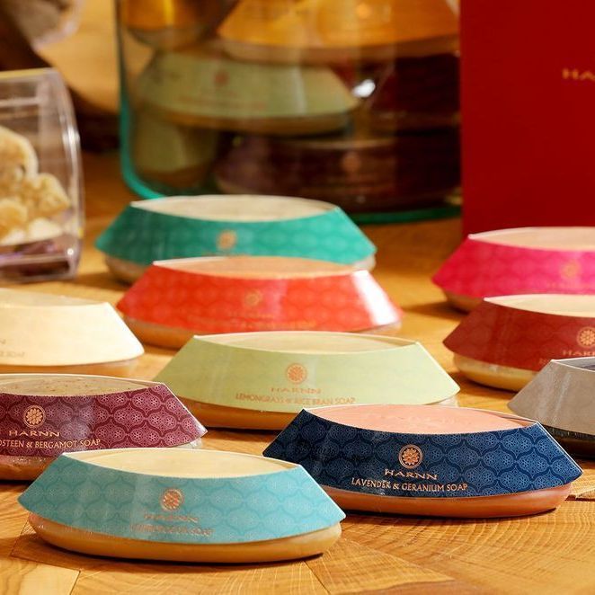 ประเทศไทยบรรจุภัณฑ์เดิมนําเข้า HARNN HARNN HARNN น้ํามันรําข้าวสบู่น้ํามันหอมระเหย Bath Face Wash ทํ