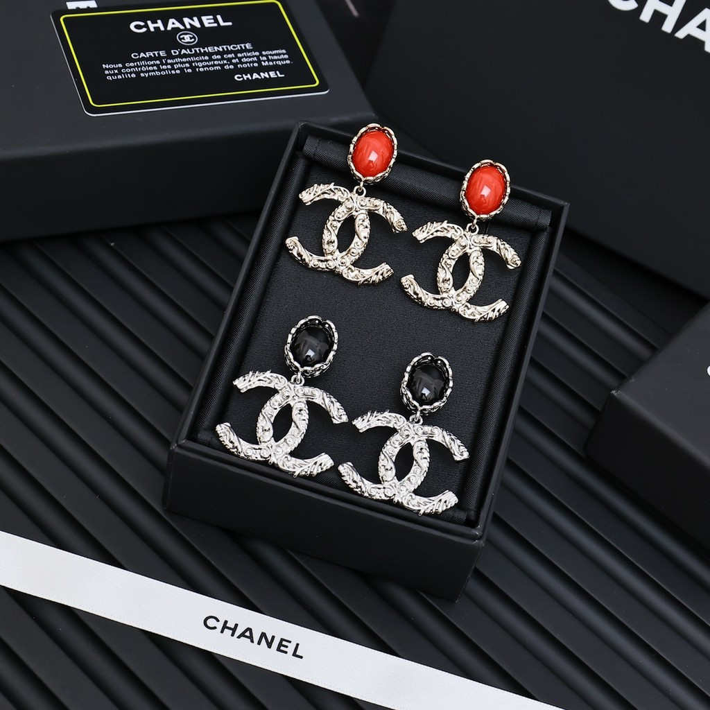 ต่างหูสีแดงแบบโองุลัม และสร้อยคอมาในสไตล์โทเท็มอะเกต อารมณ์วินเทจ รหัส 8NCM