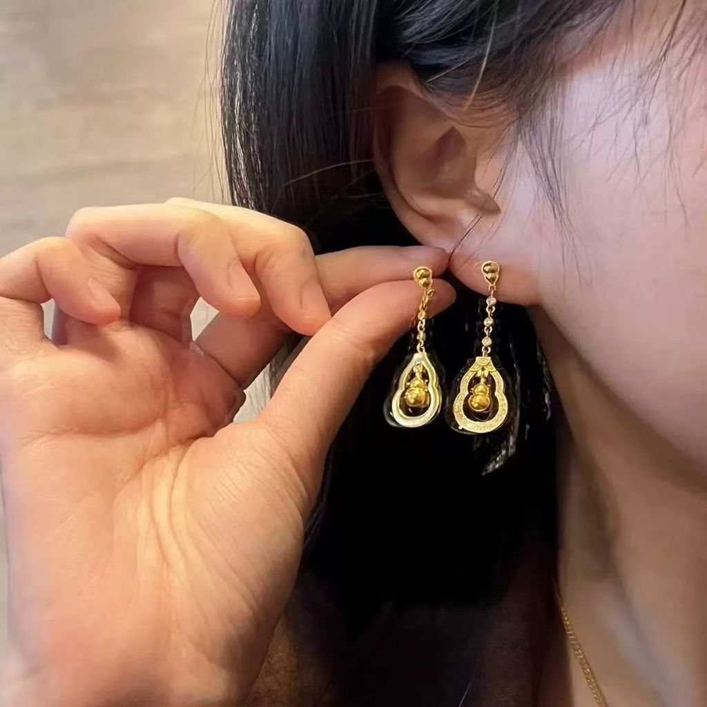 !新中elq钻耳钉女 Light Luxury Car Carbide Segideide Dailation Earing New Style Diamond Gourd ต่างหูสําหรับ