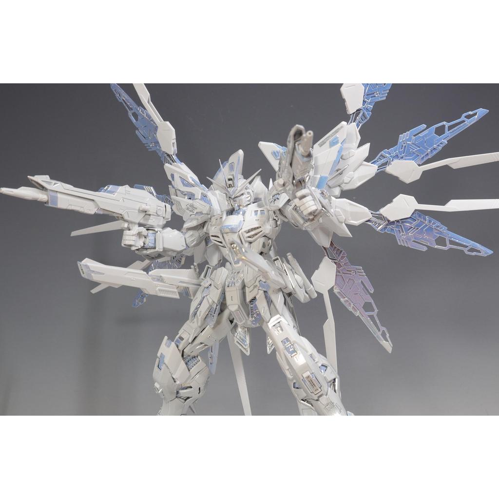 781CL7701 การโจมตีเสรี MGEX รุ่นแสงรุ่งสีขาว เคลือบไทเทเนียมพิเศษ 1/100 โมเดลประกอบและดัดแปลง