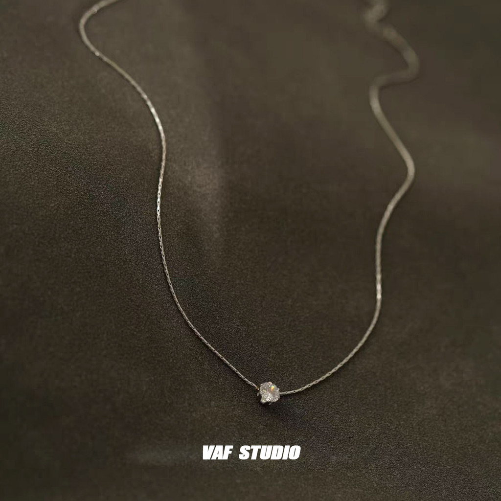 ♣VAF สไตล์ฝรั่งเศสRhinestoneหรูหราZirconสร้อยคอเหล็กไทเทเนียมผู้หญิงGlittering Elegant Simple Collar