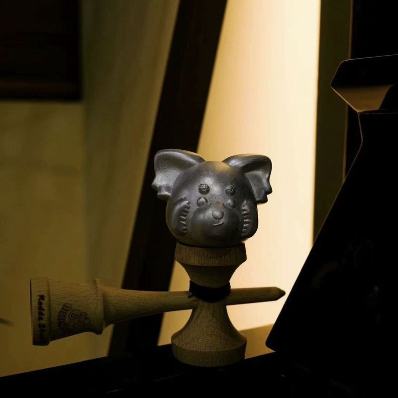 Monster KENDAMA House xReddaStudio Co-Branded Limited Edition อินเทรนด์เล่น KENDAMA ทักษะฟิตเนส KEND