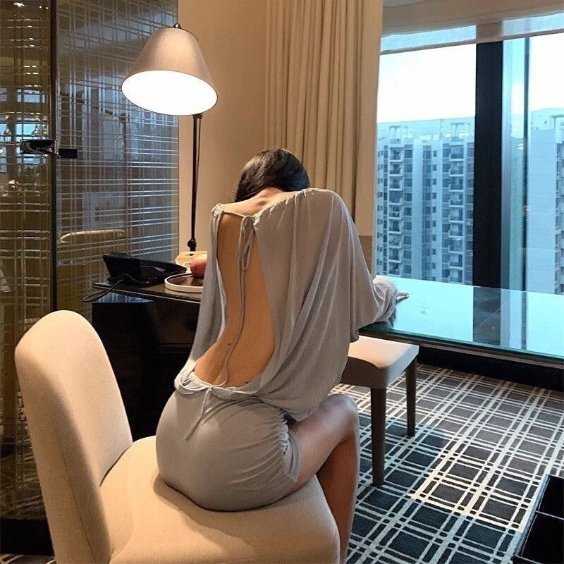 ชุดกระโปรงสั้นสีฟ้าเปิดไหล่แขนยาวแบบSlim-fit สำหรับผู้หญิงฤดูใบไม้ร่วง