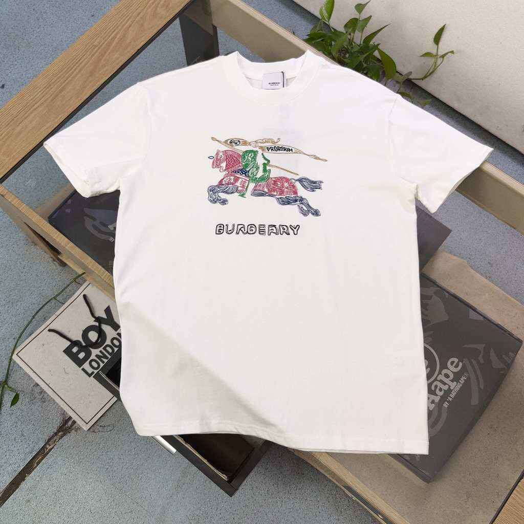 Burbe * rry2026 Star Early Spring เสื้อยืดแขนสั้นสไตล์ใหม่ผู้ชายผู้หญิงคู่สไตล์สบาย Breathable Desig