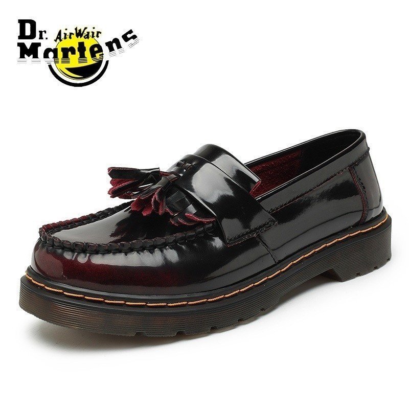 ใหม่ ดร. Martens เช็ดรองเท้าพู่สีแดง hardskin รองเท้าคู่ผู้ชายและผู้หญิง Casual Loafer รุ่น Unisex รองเท้าทางการ ขนาด 35-45 SPFI AVK1