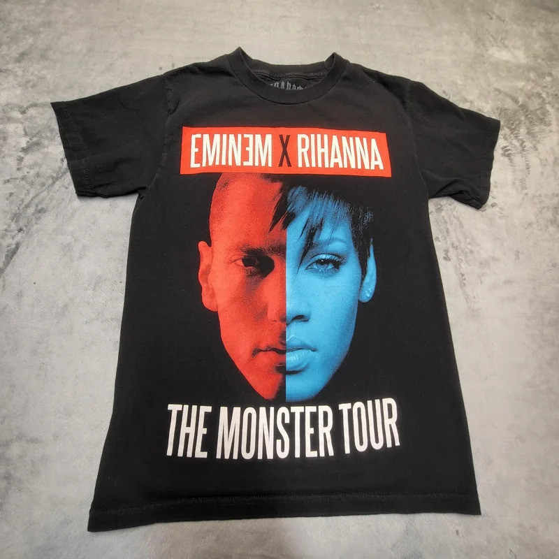 เสื้อยืด Eminem Rihanna สำหรับผู้หญิง ไซส์เล็ก สีดำ ลายกราฟิกโปสเตอร์ Trapstar ดีไซน์ศิลปะแนวสตรีท