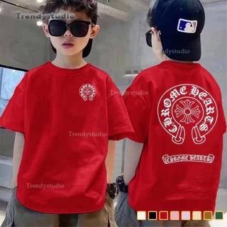 (จัดส่งตลอด 24 ชั่วโมง)เสื้อไทศิร์ตเด็กผู้ชายรุ่นใหม่ฤดูร้อน 2026 สีขาวพร้อมพิมพ์อักษร คอโค้งแฟชั่นและเป็นที่นิยมวันเด็ก