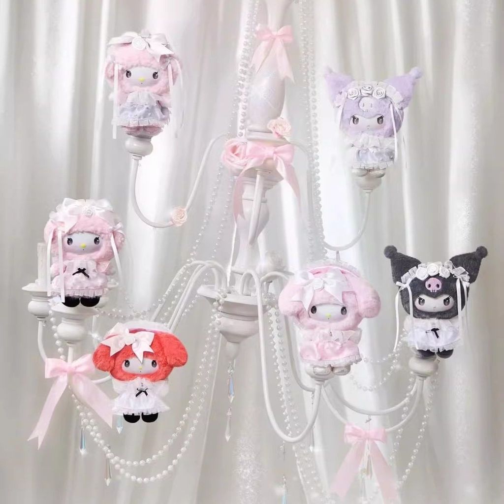 Sanrio Family Rose Garden Dream Vinyl Plush Mystery Box จี้ของขวัญหญิง