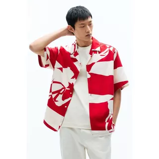 H&M(เอชแอนด์เอ็ม) เสื้อเชิ้ตลายพิมพ์ทรงหลวมสำหรับวันพักผ่อน Men Loose Fit Printed resort shirt 1307993_1