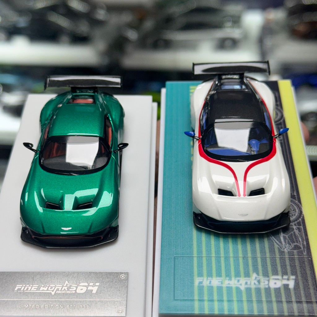 White Ready Stock [fw Aston Martin Vulcan] 1: 64 Alloy Iron Bottom Open Cover รุ่น 1.ใหม่เอี่ยมที่ยั