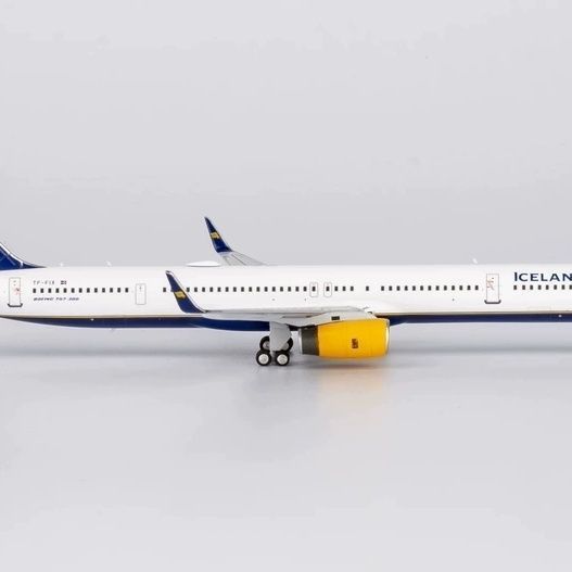 NG Iceland Air 1: 400 โบอิ้ง B757-300 เครื่องบิน รุ่น TF-FIX และ TF-ISX