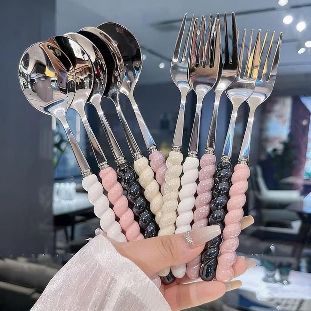 【แพ็ค 5 ชิ้น】ช้อนส้อมสแตนเลสสีมุก ด้ามเซรามิก กันลื่น