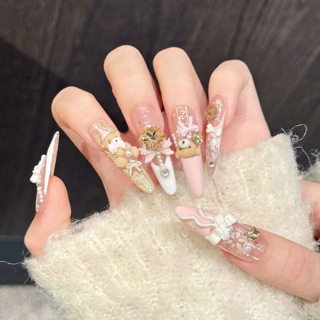 HANDMADE + กาวฟรีArtificial Nail Pink Gold หมีน่ารัก Girlish Heart ผีเสื้อ Snowflake Phototherapy เล็บปลอมกดบนเล็บนํากลับมาใช้ใหม่ได้