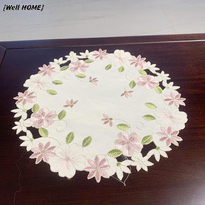 [Well HOME] ยอดนิยมรอบ Rose ดอกไม้เย็บปักถักร้อยตาราง Place Mat Pad ผ้า Placemat Doily กาแฟชา Coaste