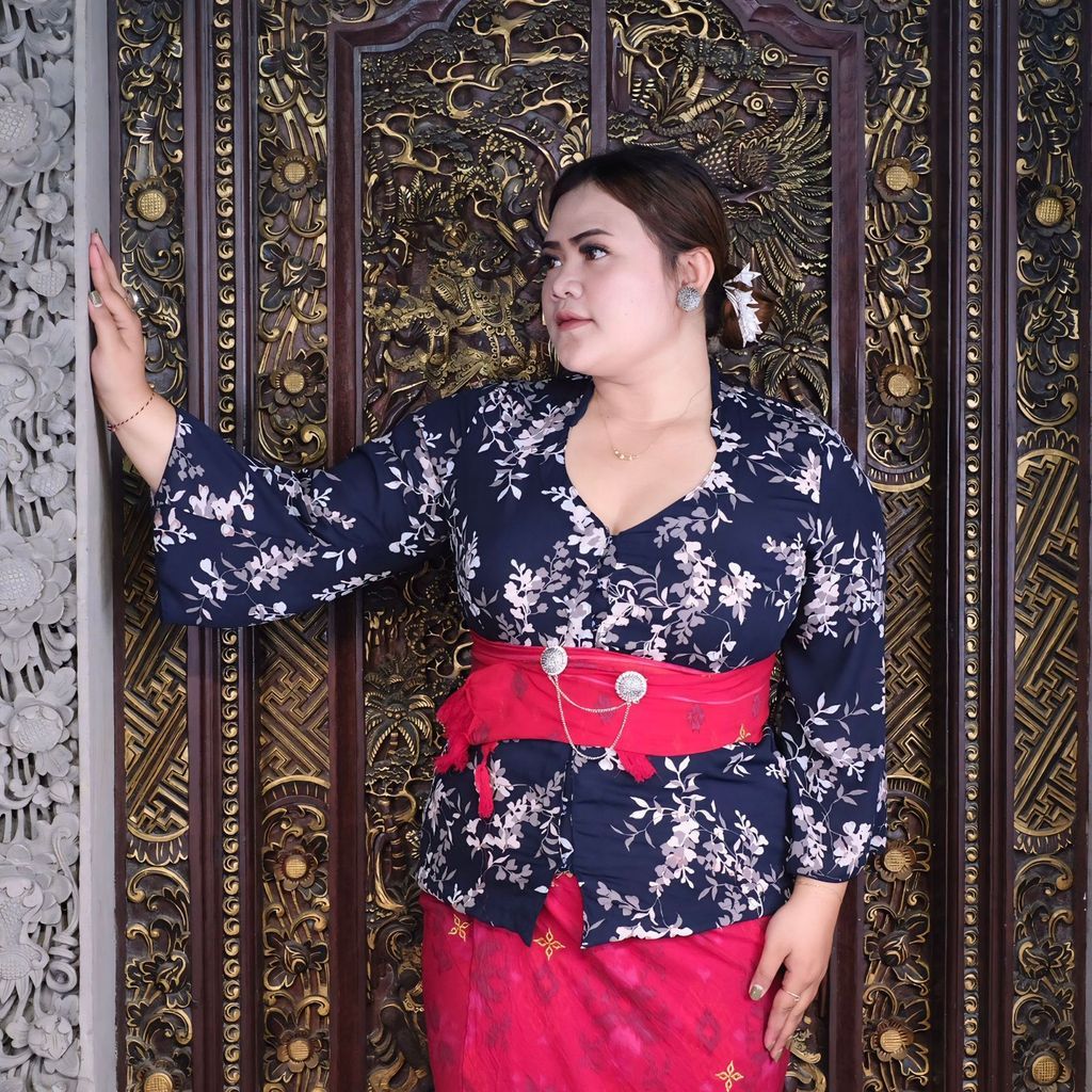Big J119 Lihua Shanghai Kebaya พร้อมแขนกระดิ่งและ Neci (Kebaya เท่านั้น)