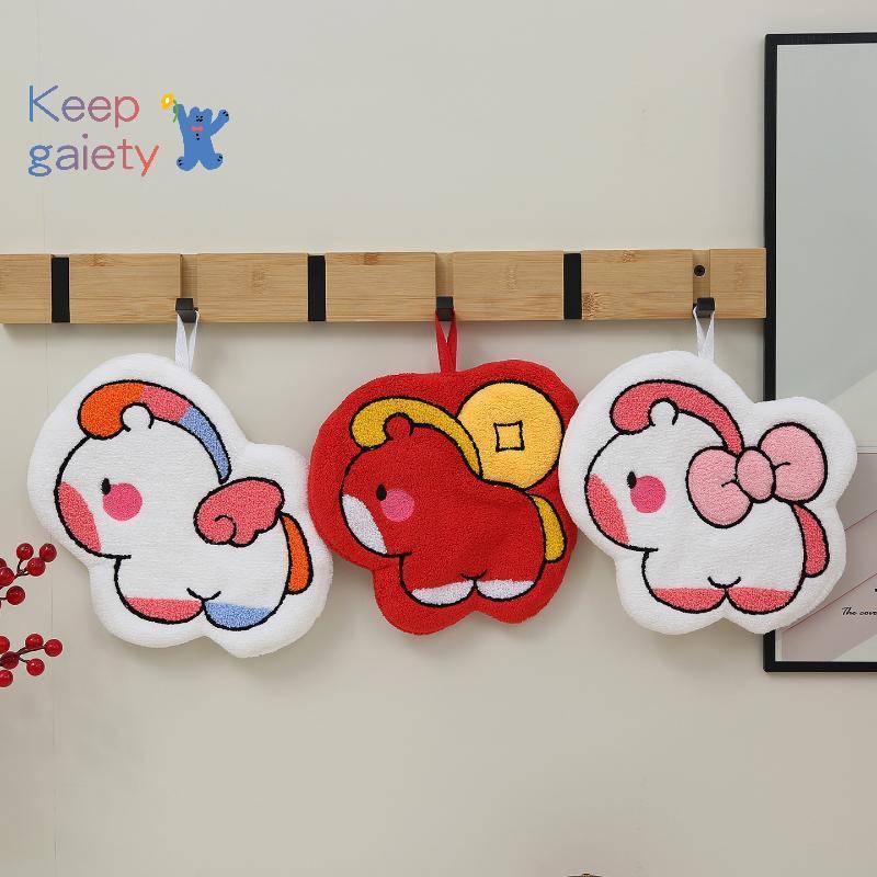 [Kpt-t] ปีใหม่ Luy Pony ผ้าเช็ดมือขนแกะปะการังมาสคอตม้าขนาดใหญ่ Thiened ดูดซับห้องครัวห้องน้ําแขวนผ้