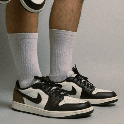 (พร้อมส่ง ของแท้100%) AIR JORDAN1 LOW OG “MOCHA”จัดส่งในวันเดียวกัน