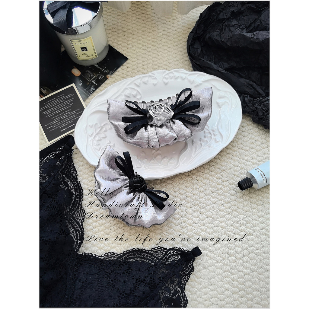 กิ๊บกล้วย Dreamtown Iceland Rose/Original Design Banana Clip Diamond Satin Skirt High-sense แนวตั้งก