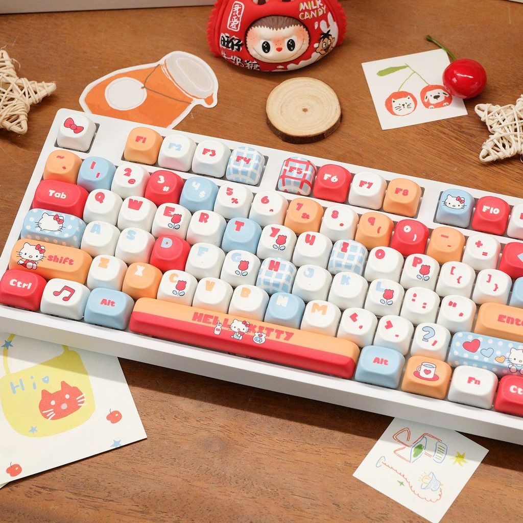 Hello Kitty hello Kitty Theme Mechanical Keyboard ที่กําหนดเองแบบมีสายไร้สายบลูทูธสามโหมด RGB โปร่งแ