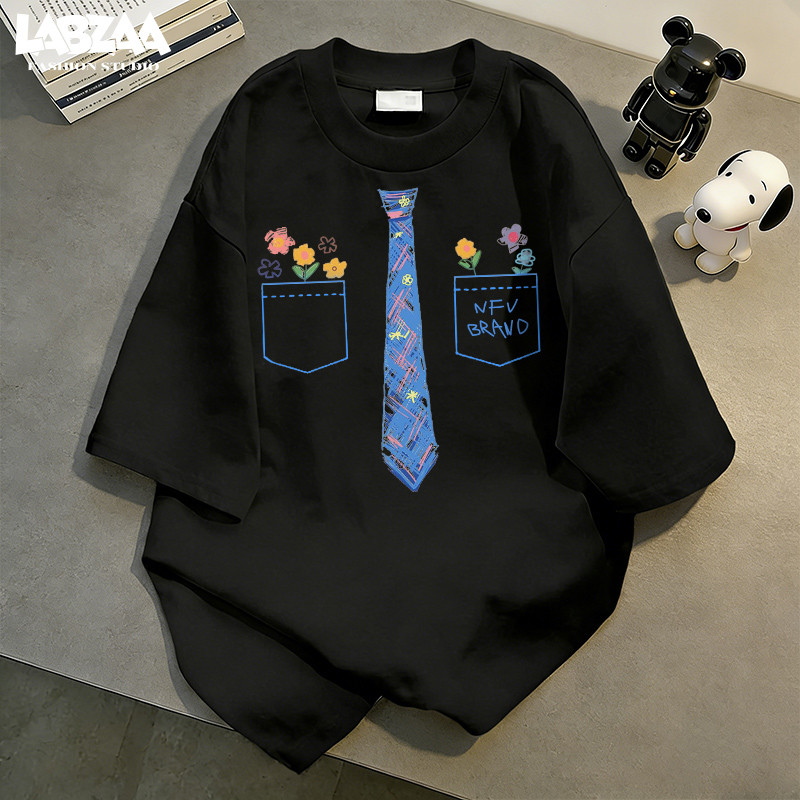 【จัดส่งจากกรุงเทพฯ】LABZAA สไตล์เกาหลี เสื้อยืดทรงหลวม ลายเนคไท โอเวอร์ไซส์ Oversized ระบายอากาศ YG1349