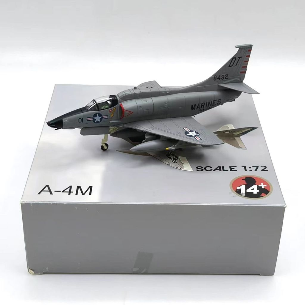 1: 72 A-4M Skyhawk Strike เครื่องบิน US Marine Corps Fighter จําลองเครื่องบินรุ่นคอลเลกชัน