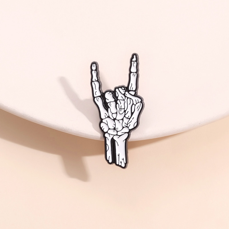 Skull Finger Rock Gesture เข็มกลัดป้ายโลหะเสื้อผ้ากระเป๋าเป้สะพายหลังเครื่องประดับอุปกรณ์เสริม Pin