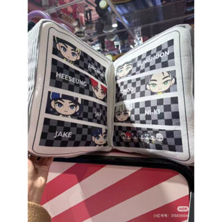 Miniso Enhypen เบาะรองนั่ง 27*33CM