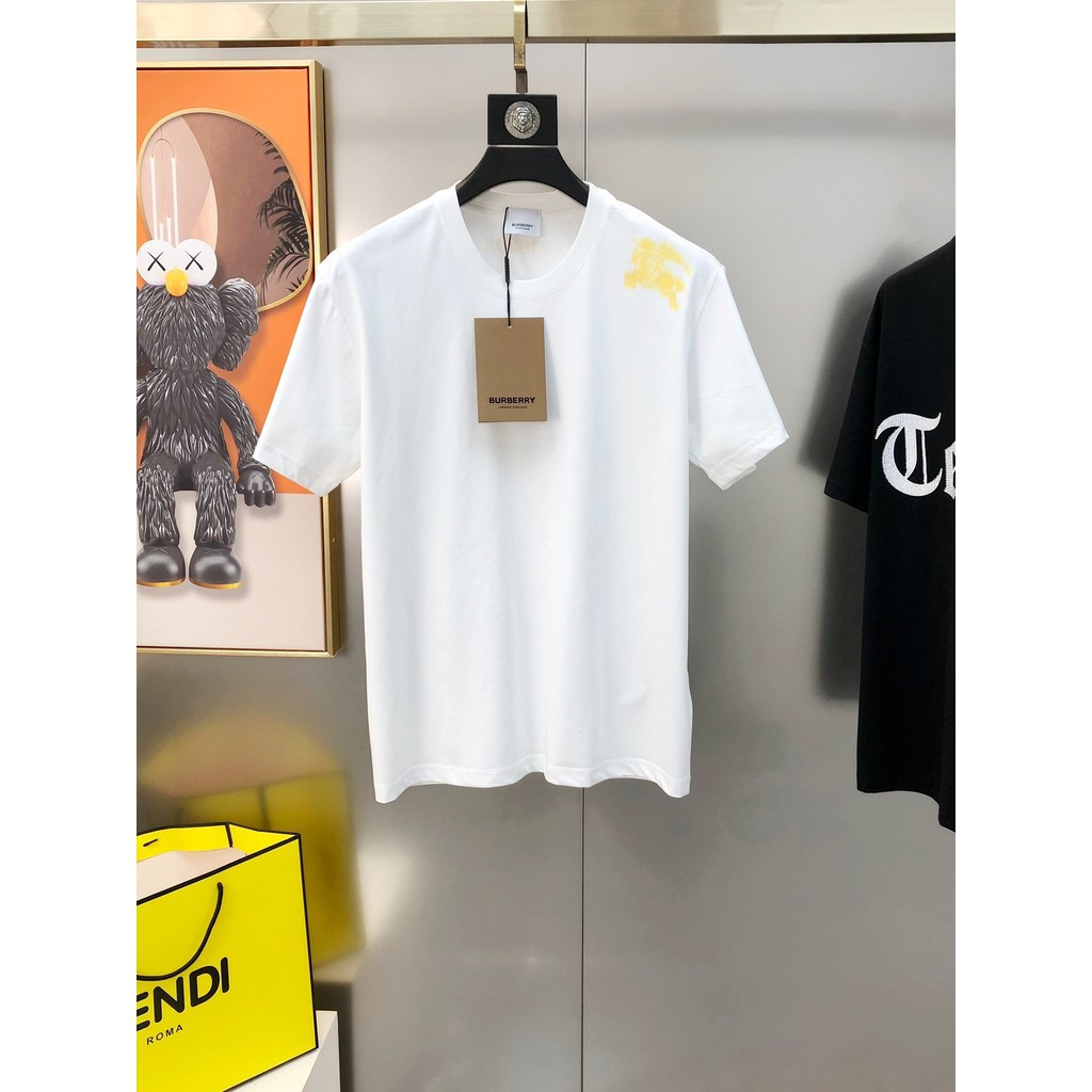 Burber @ ry2026 Star คลาสสิกรอบคอแขนสั้นเสื้อยืดผู้ชายผู้หญิงฤดูใบไม้ร่วงเสื้อผ้า Street สไตล์ธุรกิจ